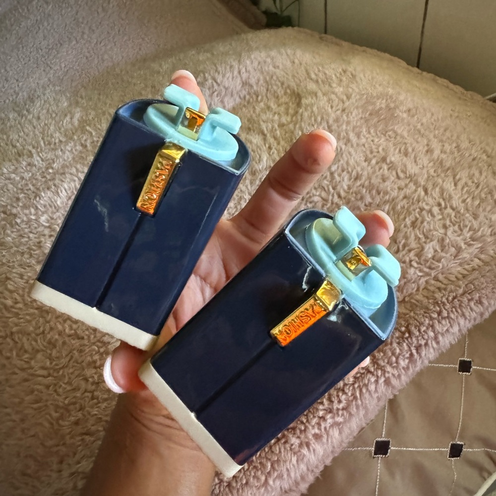 Pashion Footwear block heel kit 4” color navy